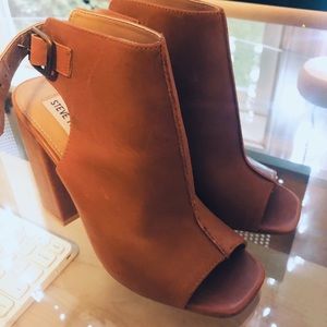 NWOT Steve Madden Slinng sandal/booties!